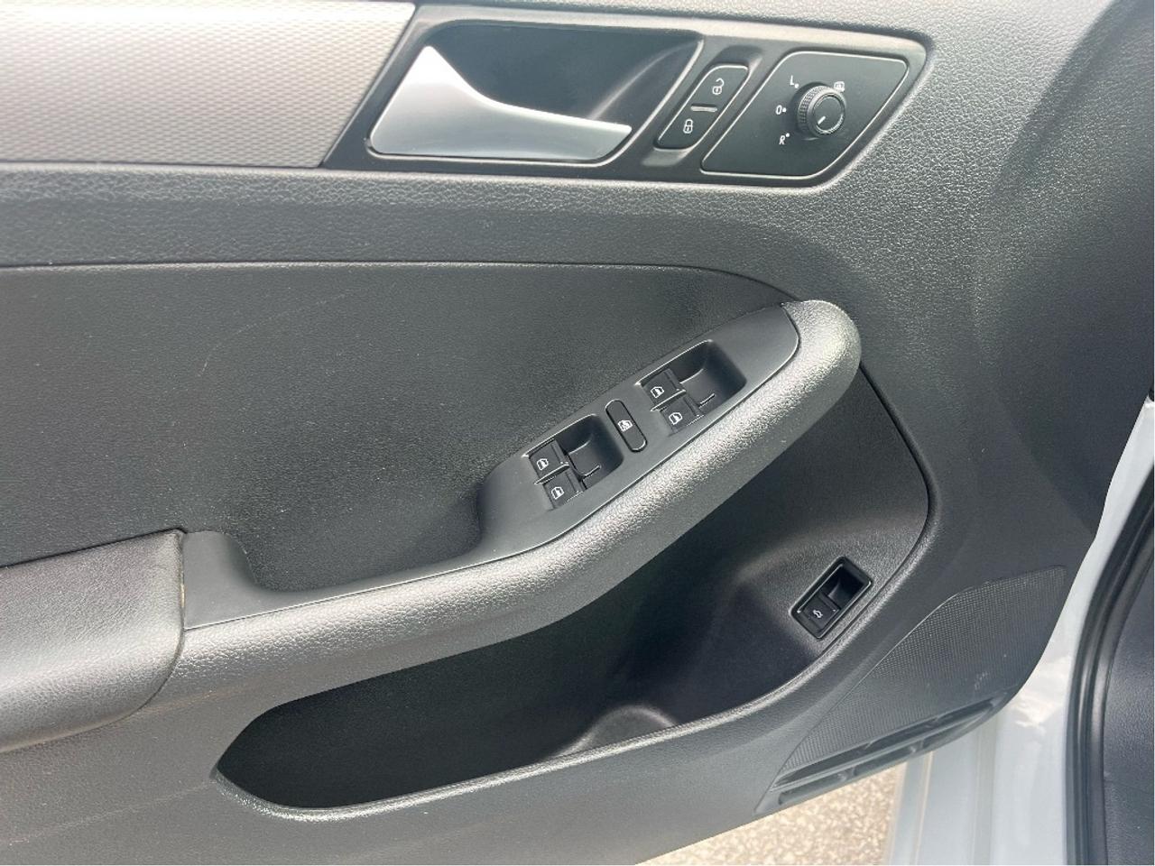 2017 Volkswagen Jetta certified Photo