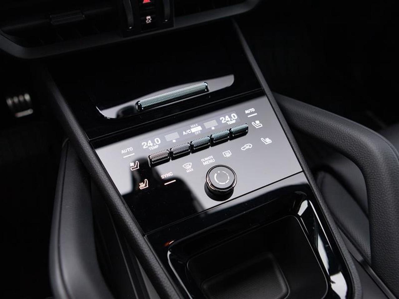 2024 Porsche Cayenne S e-Hybrid AWD Photo