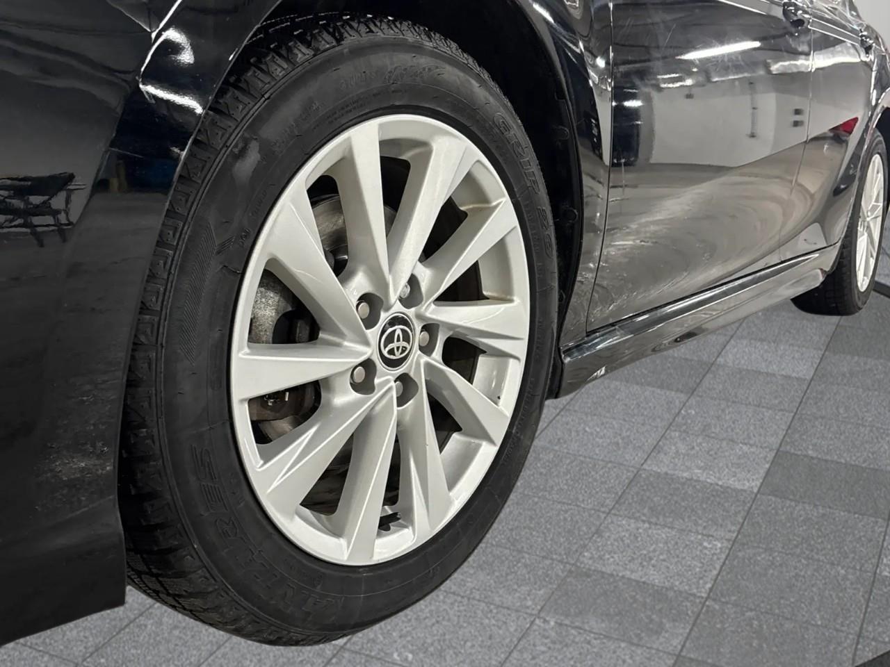 2021 Toyota Camry SE 4dr Front-Wheel Drive Sedan Photo