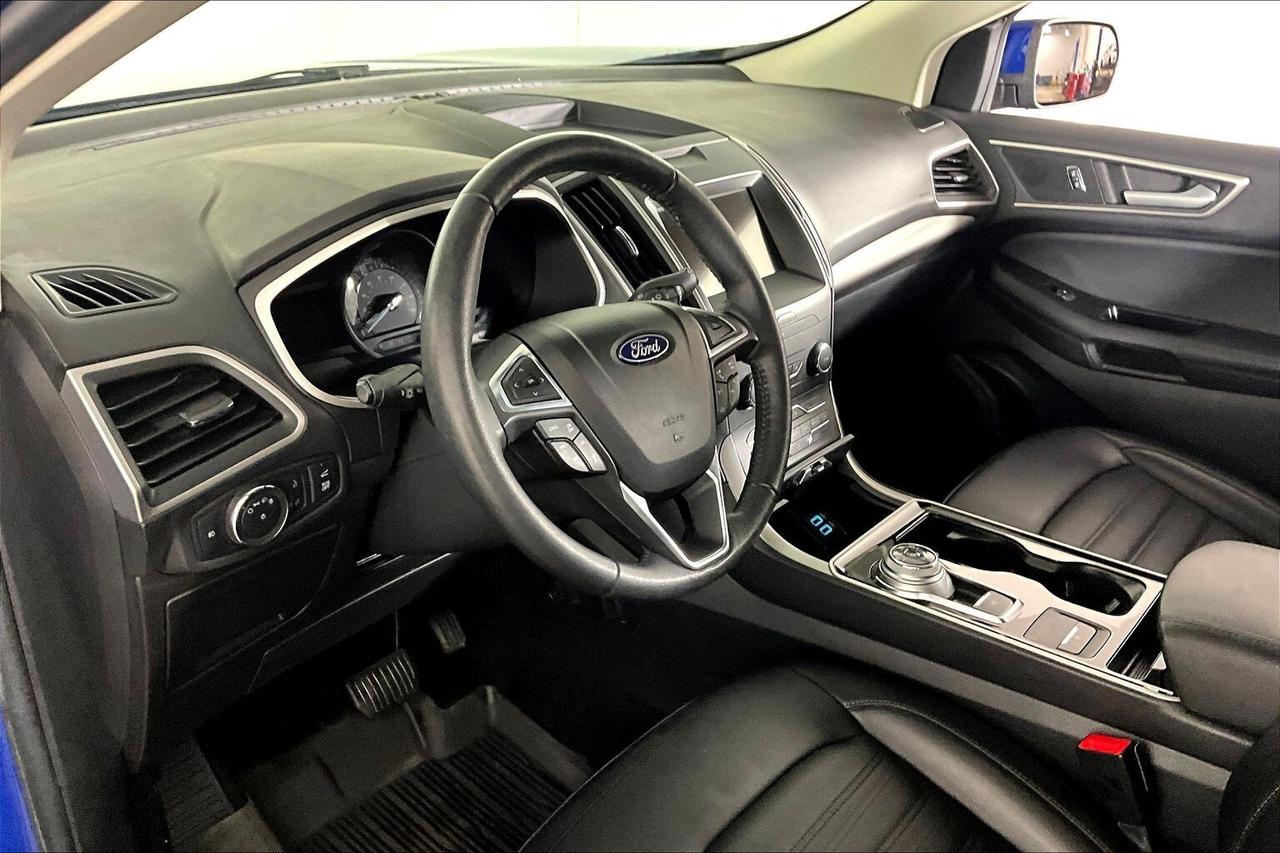 2020 Ford Edge SEL FWD Photo