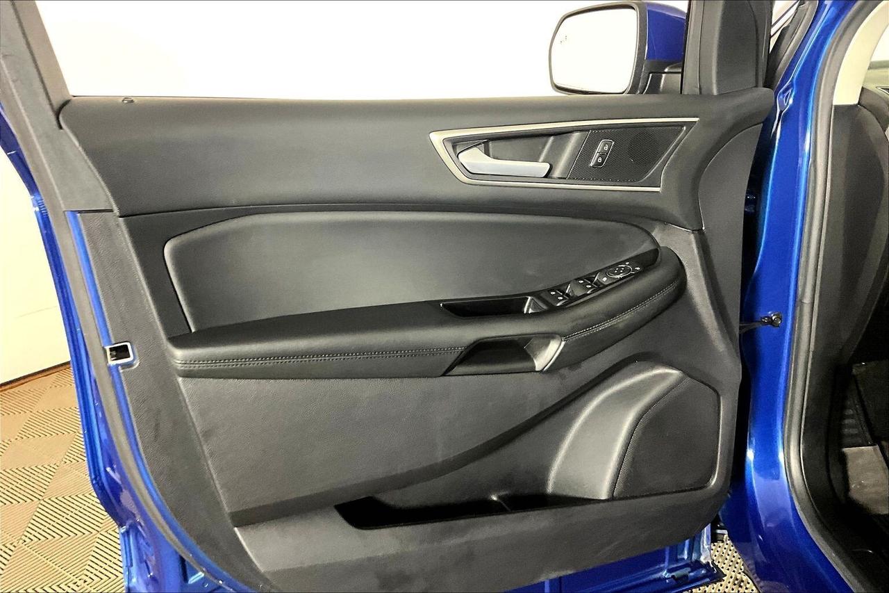 2020 Ford Edge SEL FWD Photo