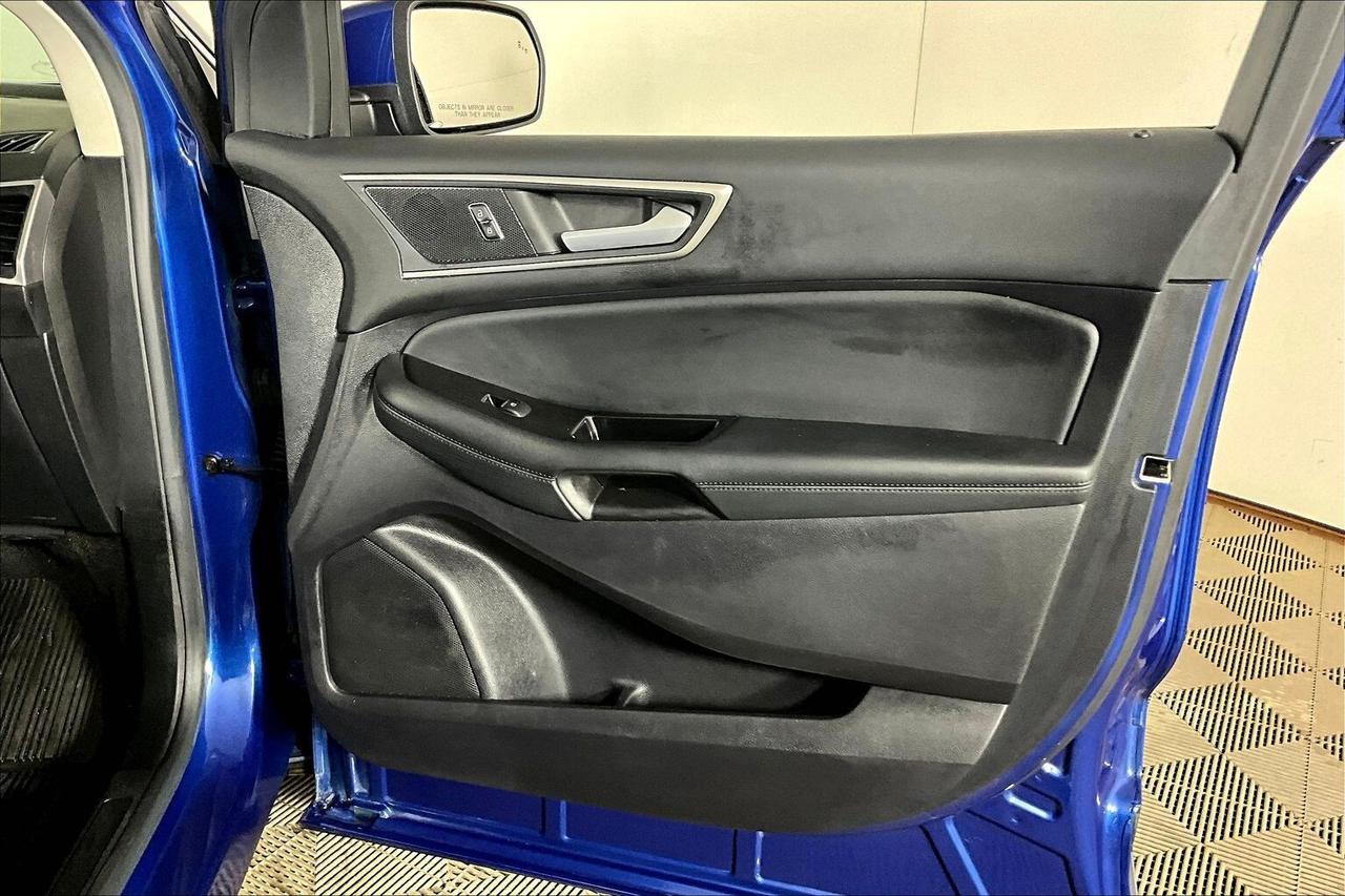 2020 Ford Edge SEL FWD Photo