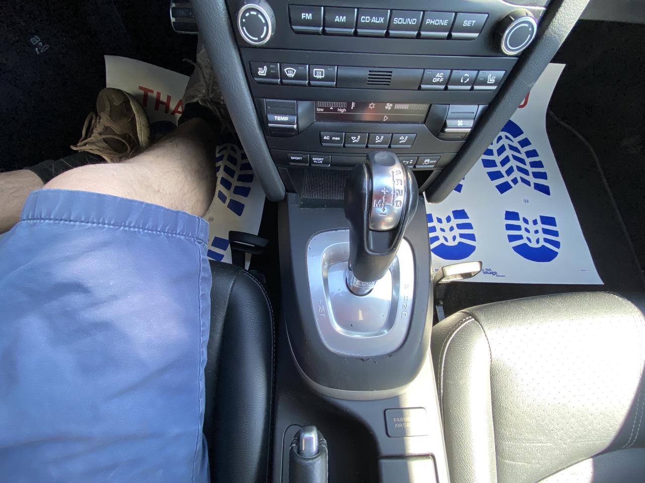 2012 Porsche Cayman 2dr Cpe Photo