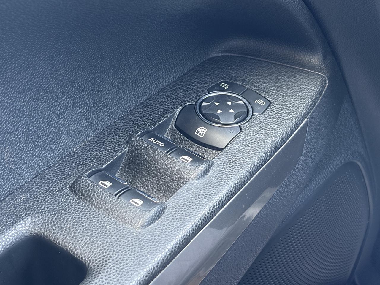 2018 Ford EcoSport SE FWD   Sunroof   Heated Seats & Steering Wheel Photo