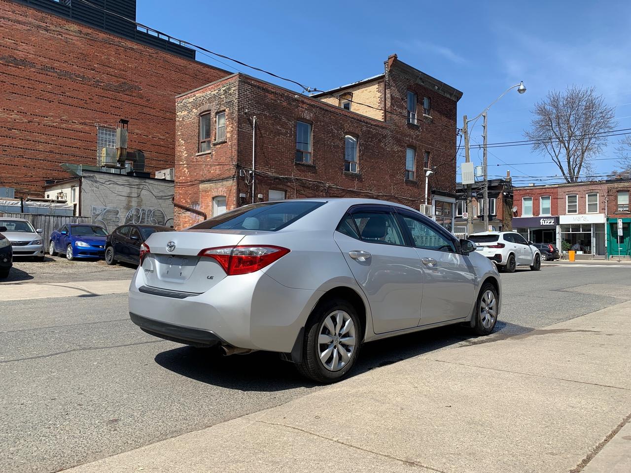 2014 Toyota Corolla 4dr Sdn CVT LE Photo4