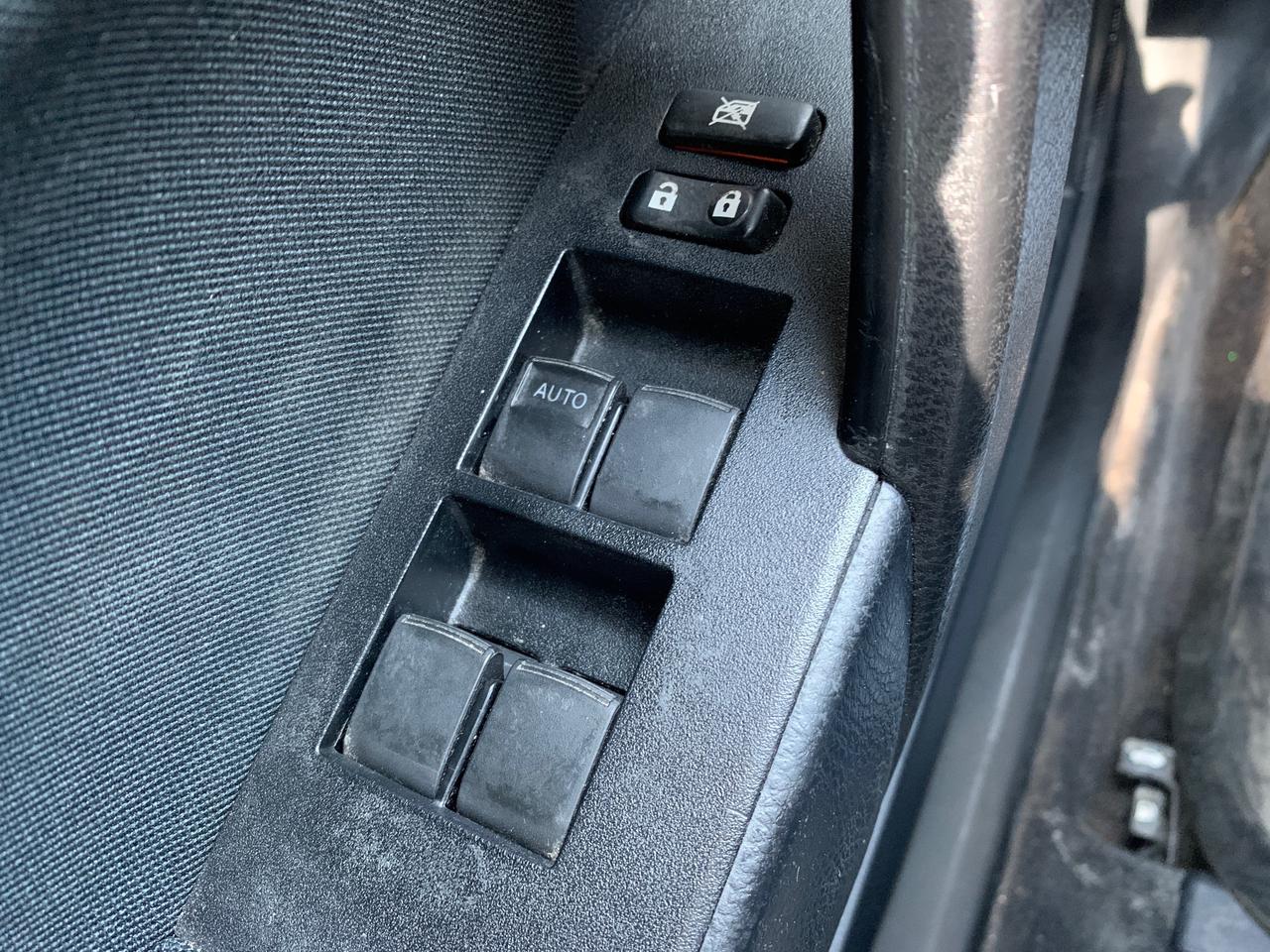 2014 Toyota Corolla 4dr Sdn CVT LE Photo