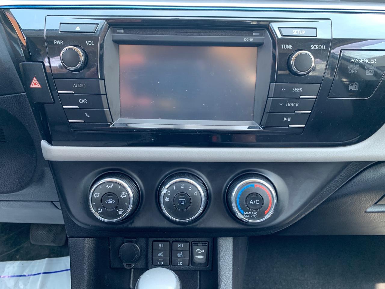 2014 Toyota Corolla 4dr Sdn CVT LE Photo