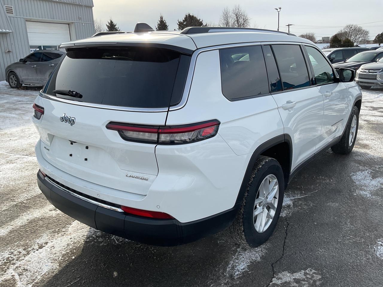 2023 Jeep Grand Cherokee L Laredo 4dr 4x4 Photo