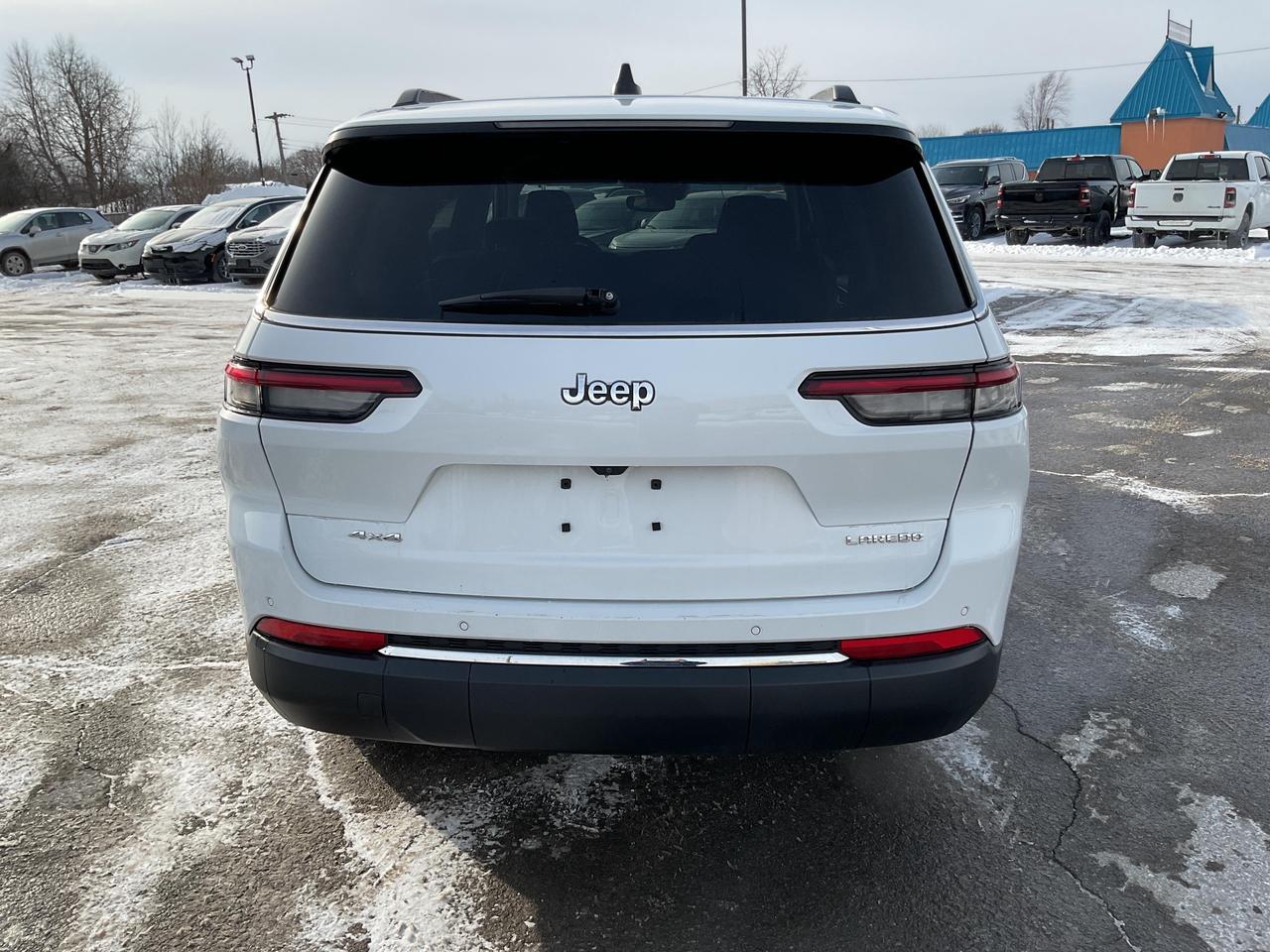 2023 Jeep Grand Cherokee L Laredo 4dr 4x4 Photo3