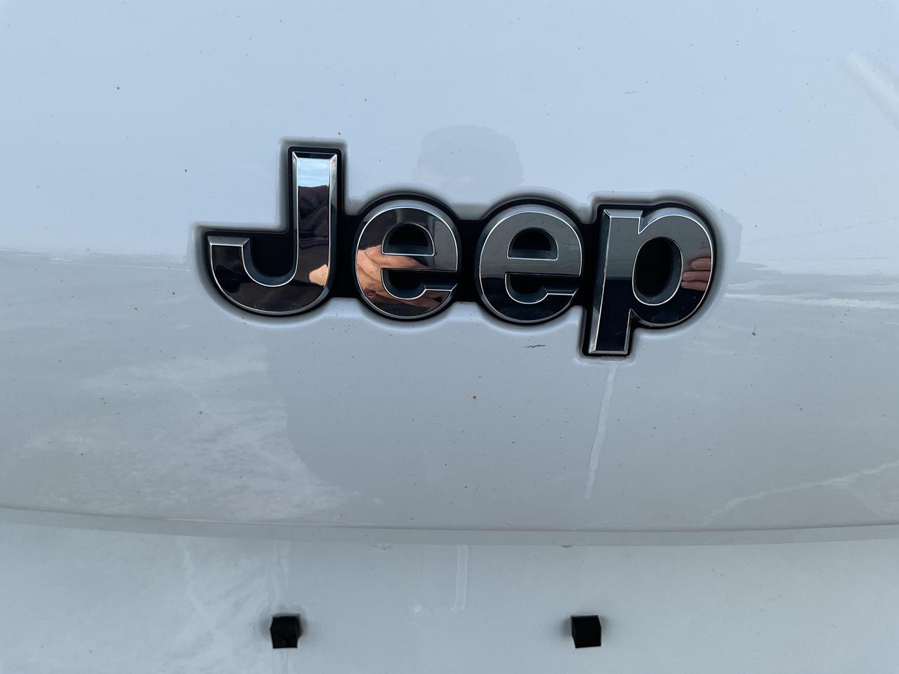 2023 Jeep Grand Cherokee L Laredo 4dr 4x4 Photo