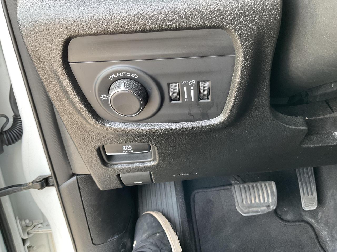 2023 Jeep Grand Cherokee L Laredo 4dr 4x4 Photo