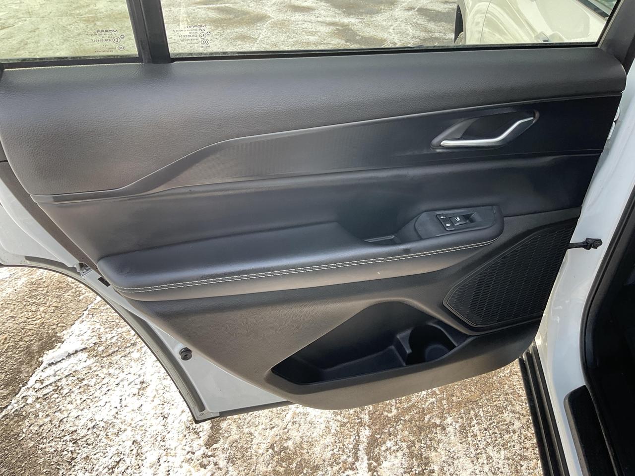 2023 Jeep Grand Cherokee L Laredo 4dr 4x4 Photo