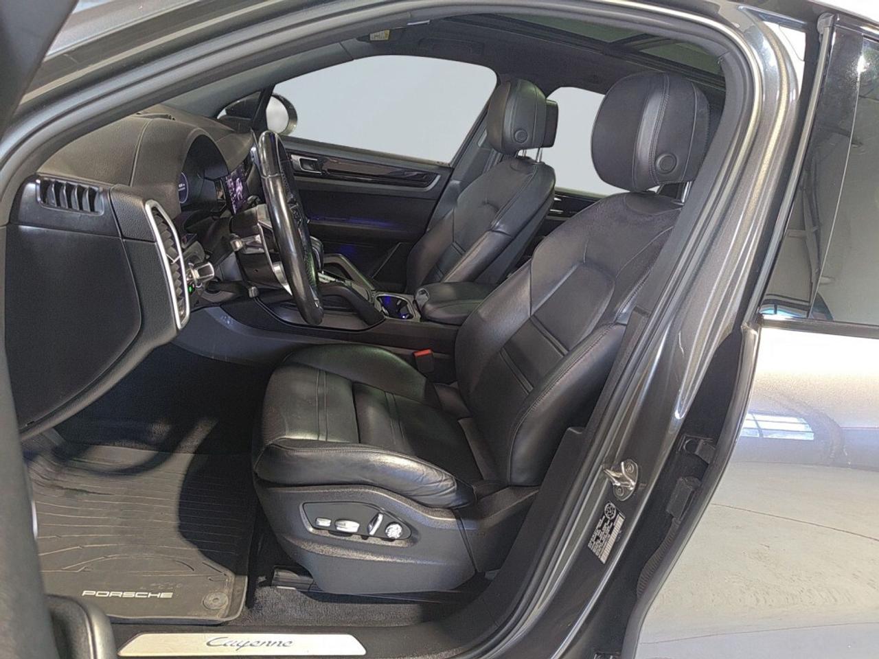 2019 Porsche Cayenne Premium Spec Cayenne AWD   Panoramic Roof   Black Photo
