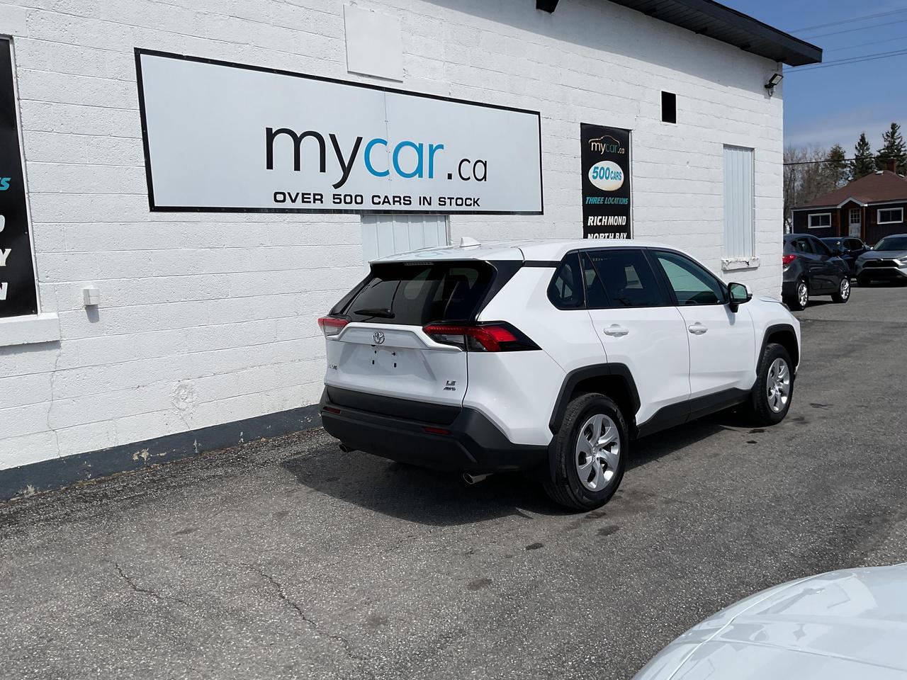 2024 Toyota RAV4 LE 4dr All-wheel Drive Photo2