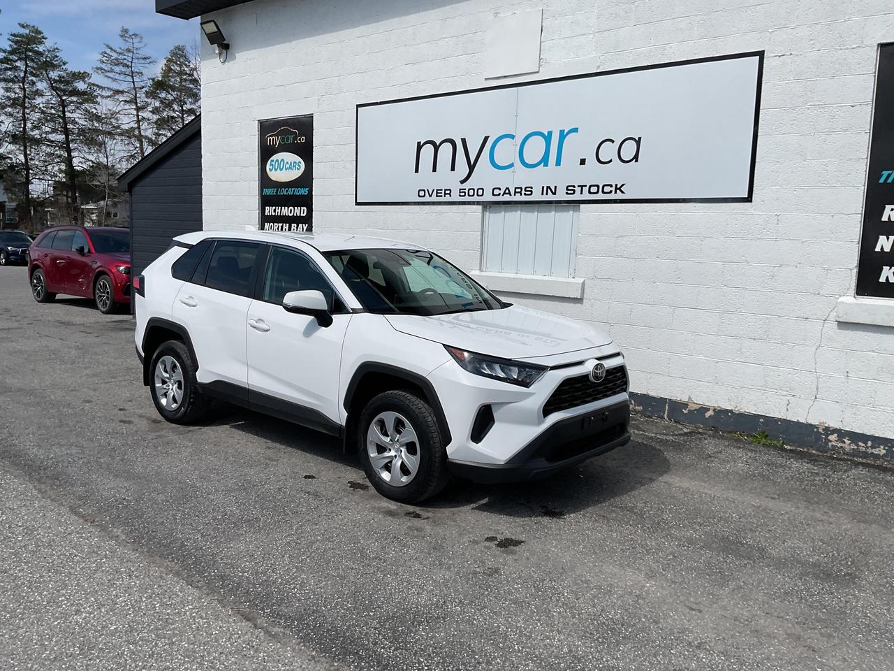 2024 Toyota RAV4 LE 4dr All-wheel Drive Photo0