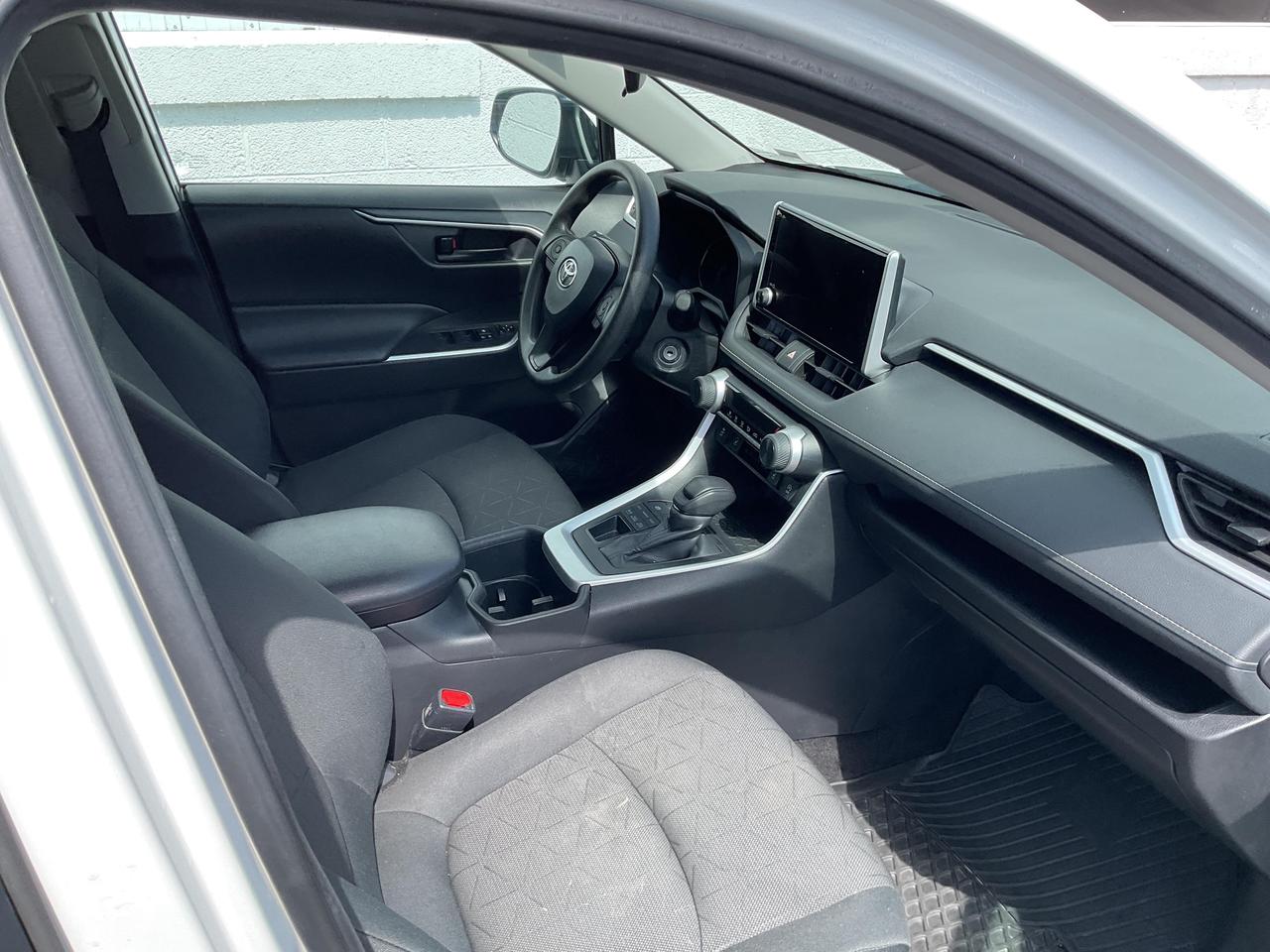 2024 Toyota RAV4 LE 4dr All-wheel Drive Photo