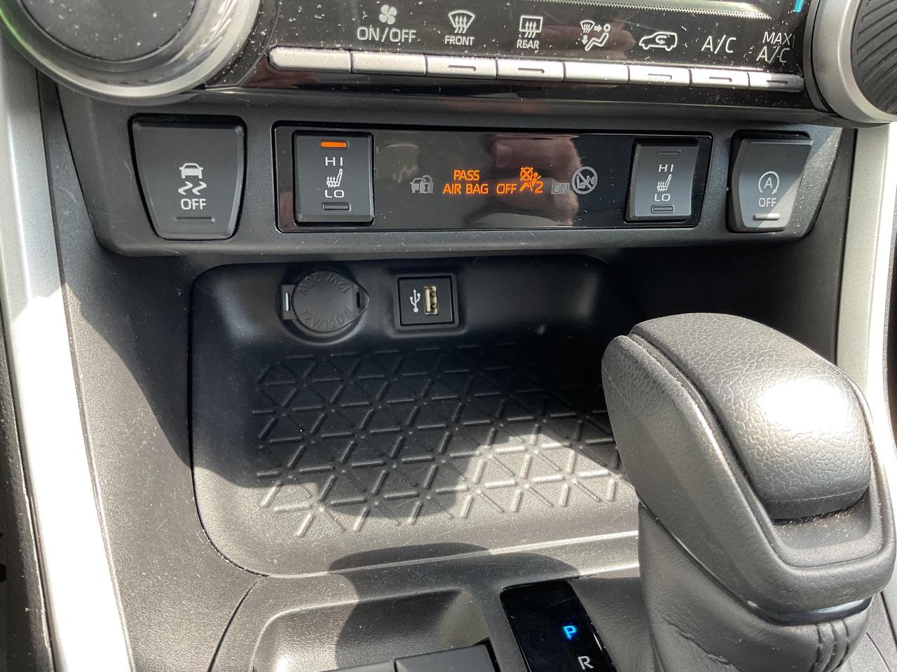 2024 Toyota RAV4 LE 4dr All-wheel Drive Photo