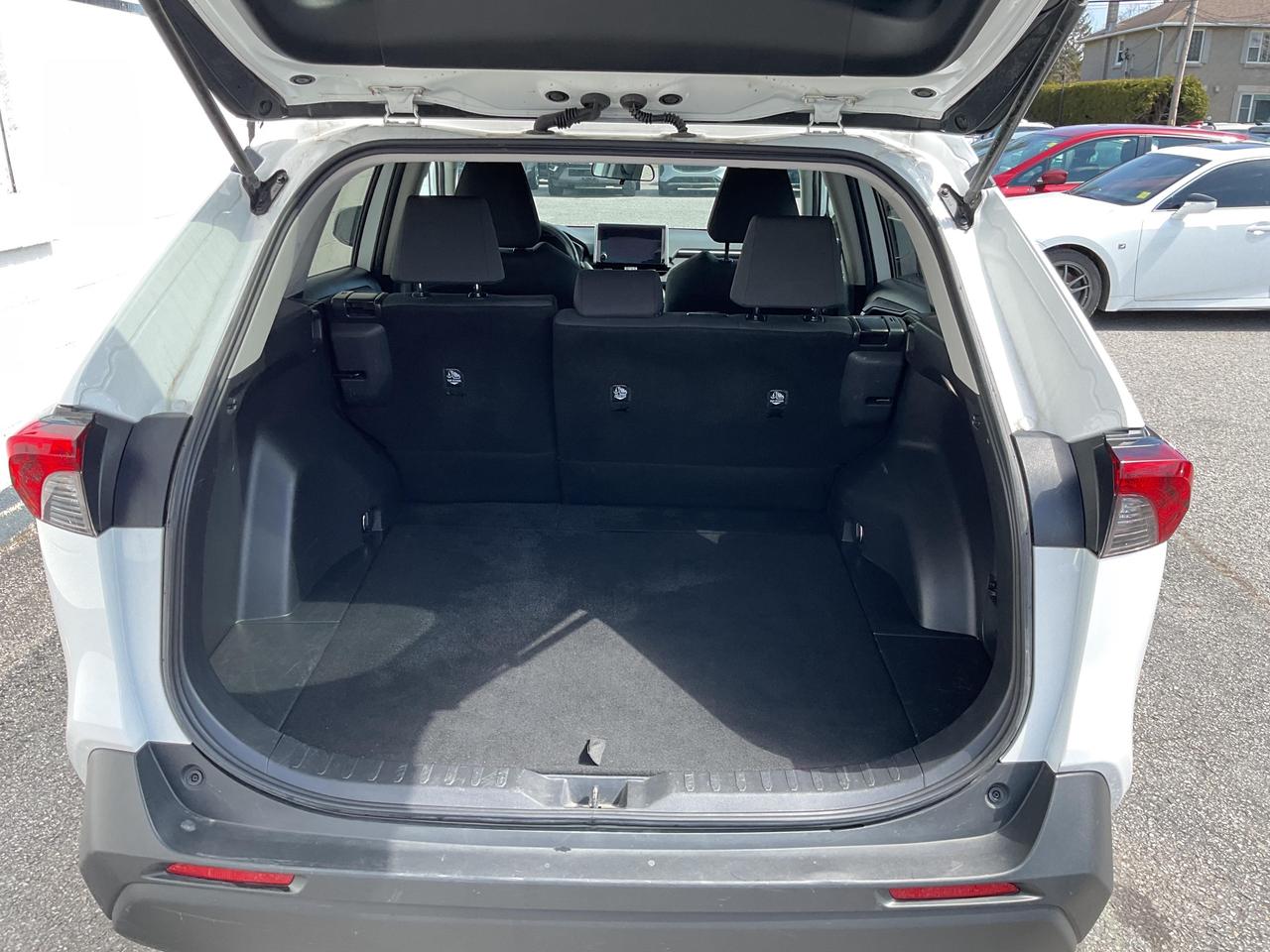 2024 Toyota RAV4 LE 4dr All-wheel Drive Photo