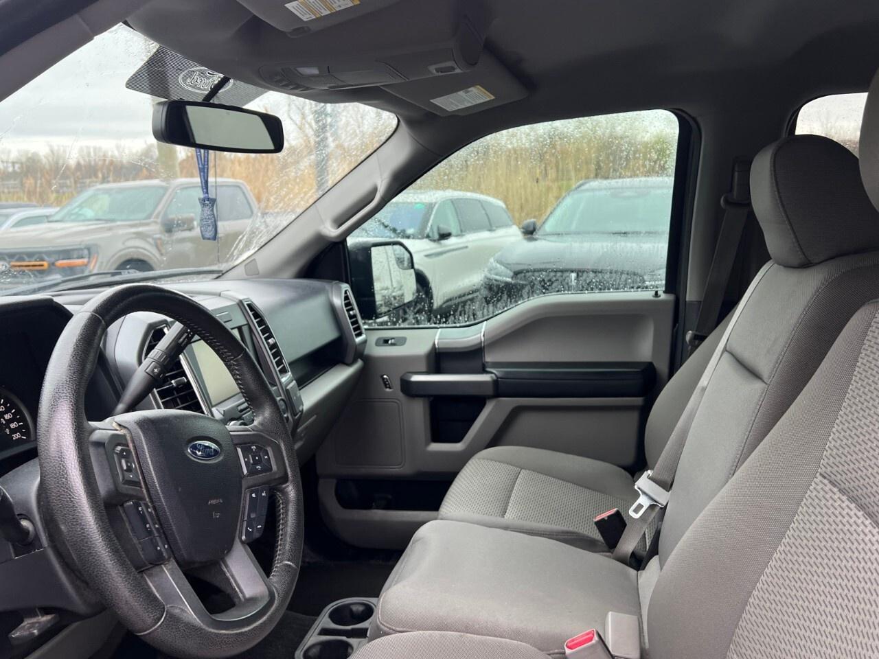 2015 Ford F-150 XLT   1 OWNER    NO ACCIDENTS Photo