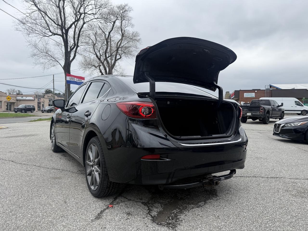 2018 Mazda MAZDA3 GT l Auto l FWD l 2.5L l 4Cyl l Leather l Sunroof Photo