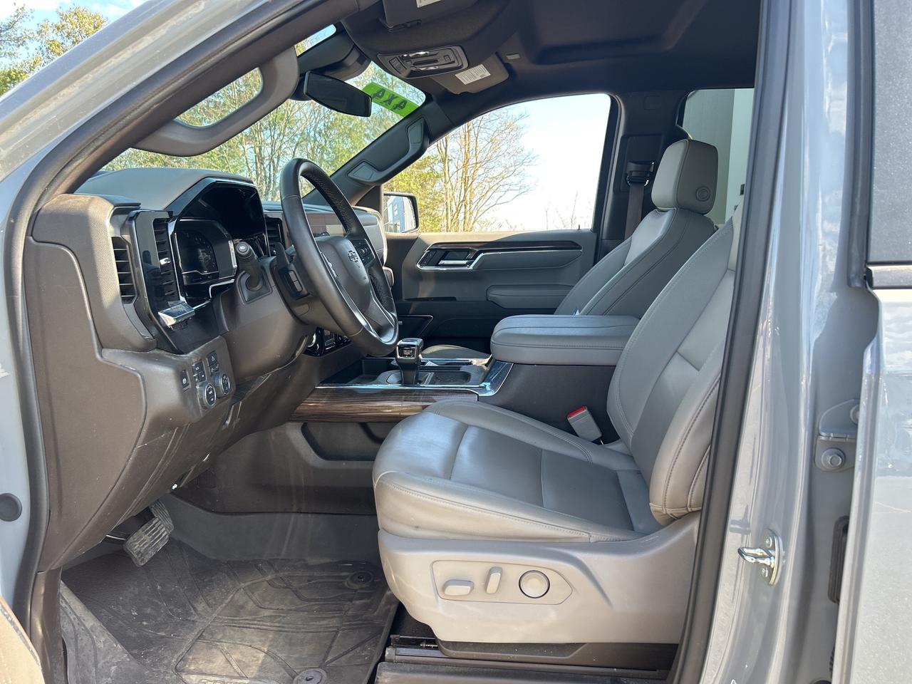 2024 Chevrolet Silverado 1500 RST Photo