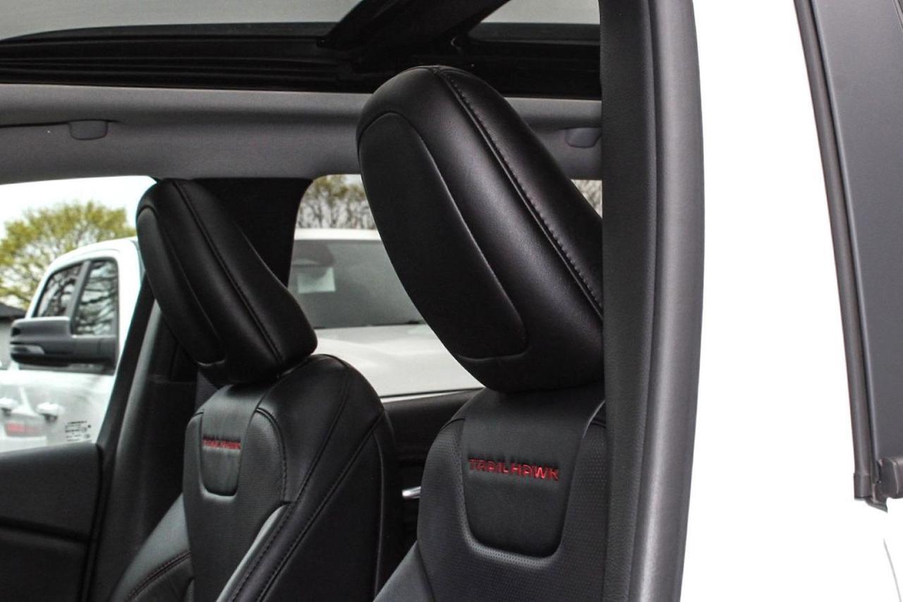 2022 Jeep Cherokee Trailhawk Photo