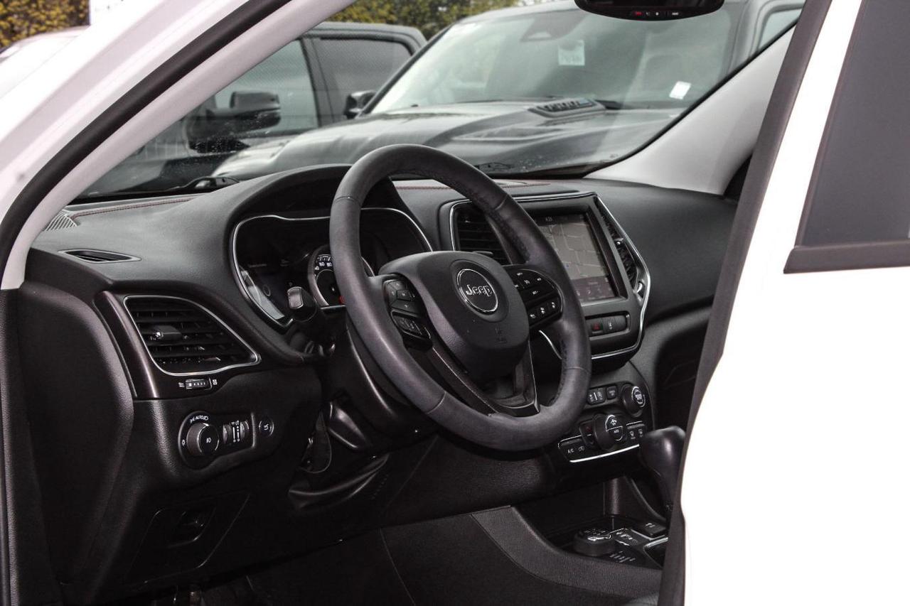 2022 Jeep Cherokee Trailhawk Photo