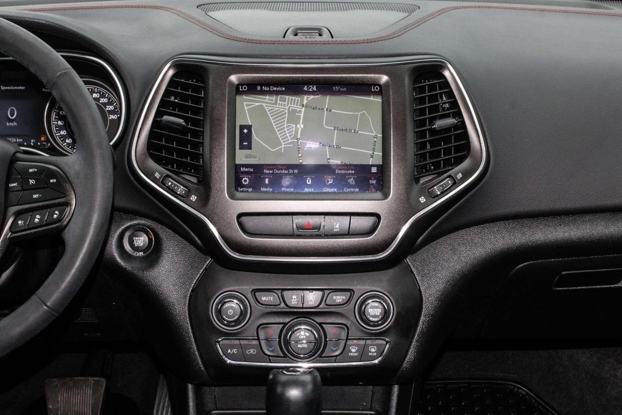2022 Jeep Cherokee Trailhawk Photo