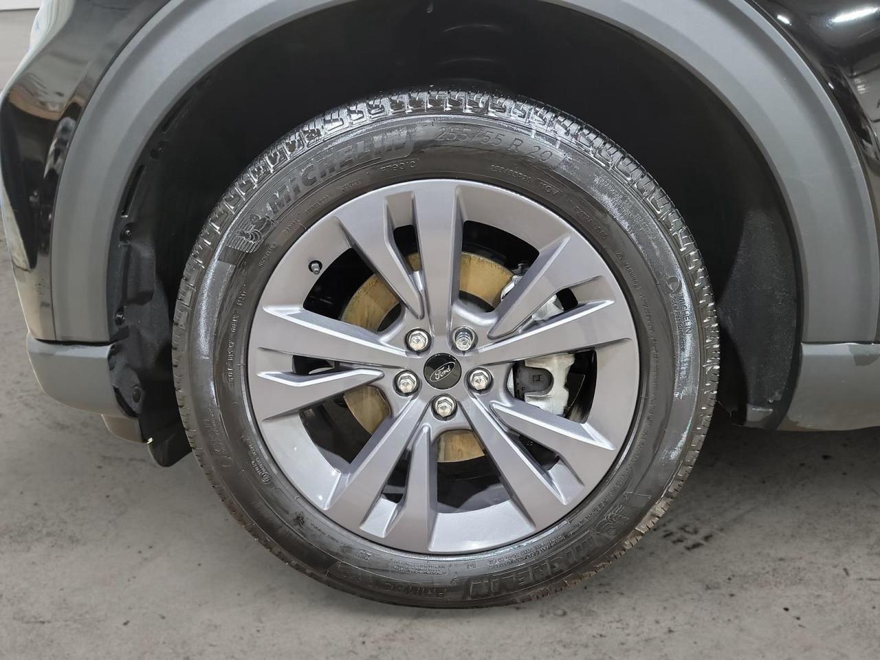 2025 Ford Explorer Active 4dr 4x4 Photo