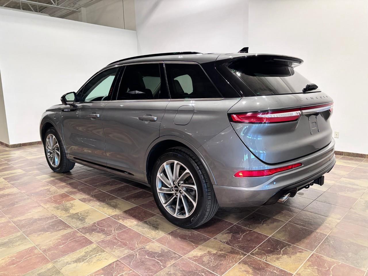 2025 Lincoln Corsair Grand Touring GRAND TOURING - 1 OWNER Photo2