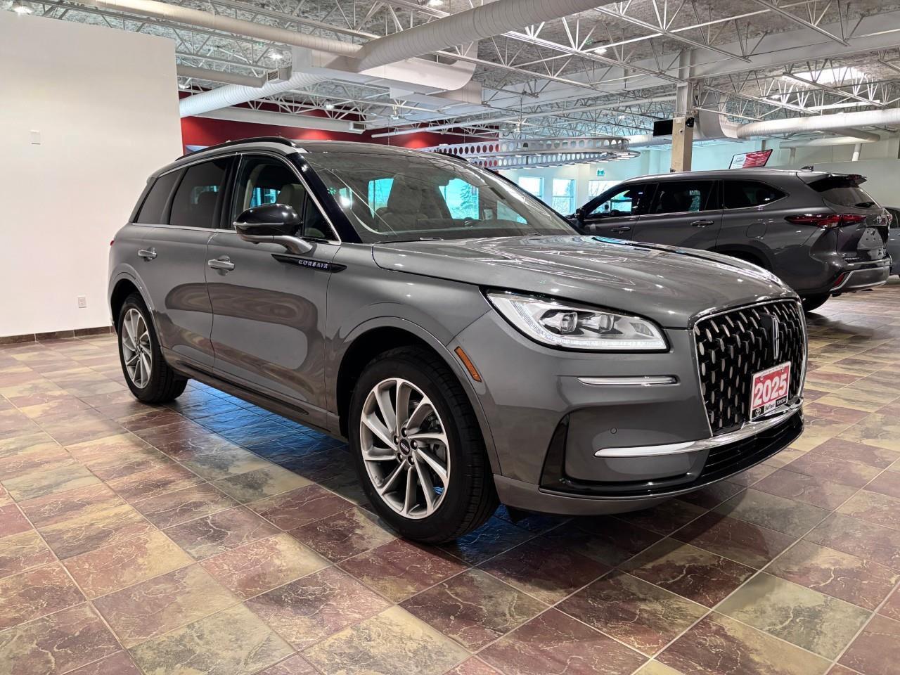 2025 Lincoln Corsair Grand Touring GRAND TOURING - 1 OWNER Photo