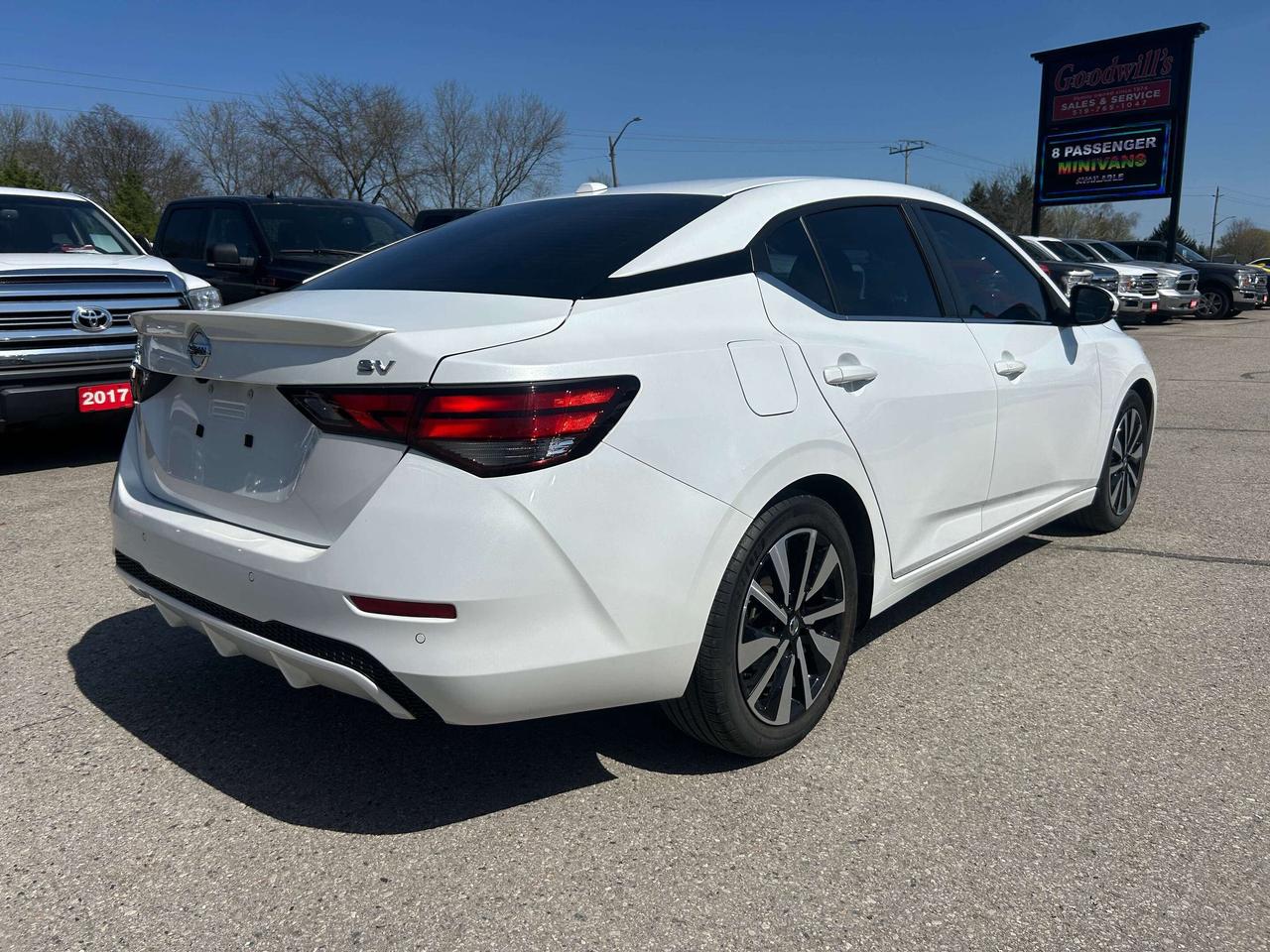 2022 Nissan Sentra SV, CLEAN CARFAX, REMOTE START, SUNROOF! Photo