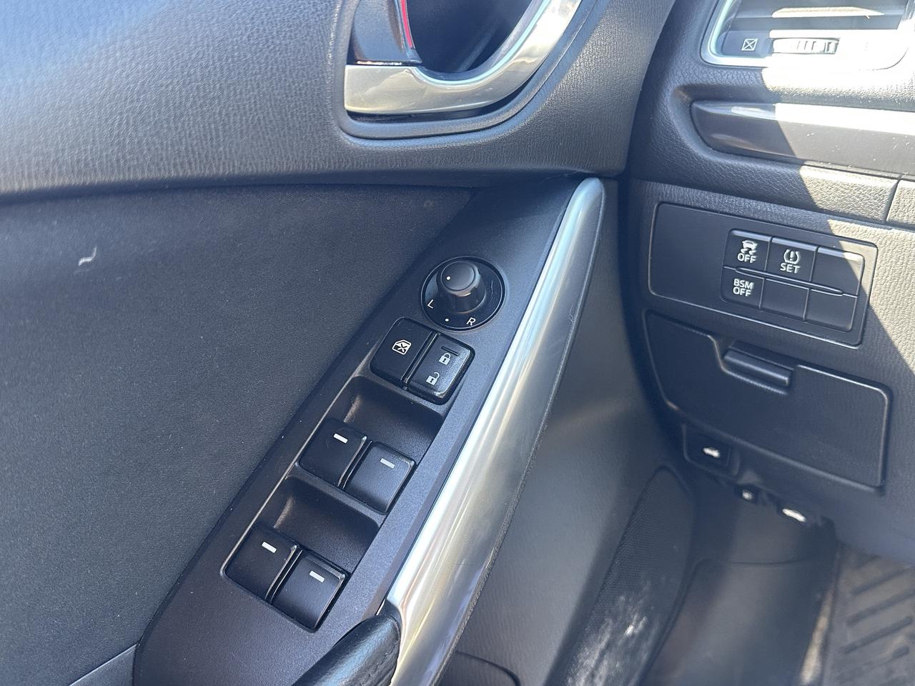 2014 Mazda MAZDA6 4dr Sdn 2.5L Auto GS Photo