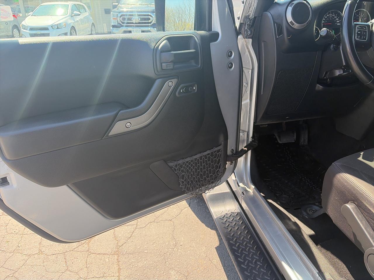 2017 Jeep WRANGLER UNLIMITED Willys Wheeler-4x4-Hard Top-Soft Top Photo