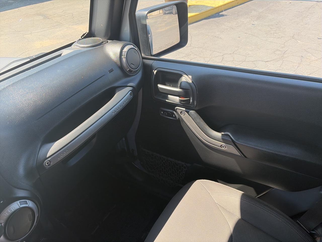 2017 Jeep WRANGLER UNLIMITED Willys Wheeler-4x4-Hard Top-Soft Top Photo