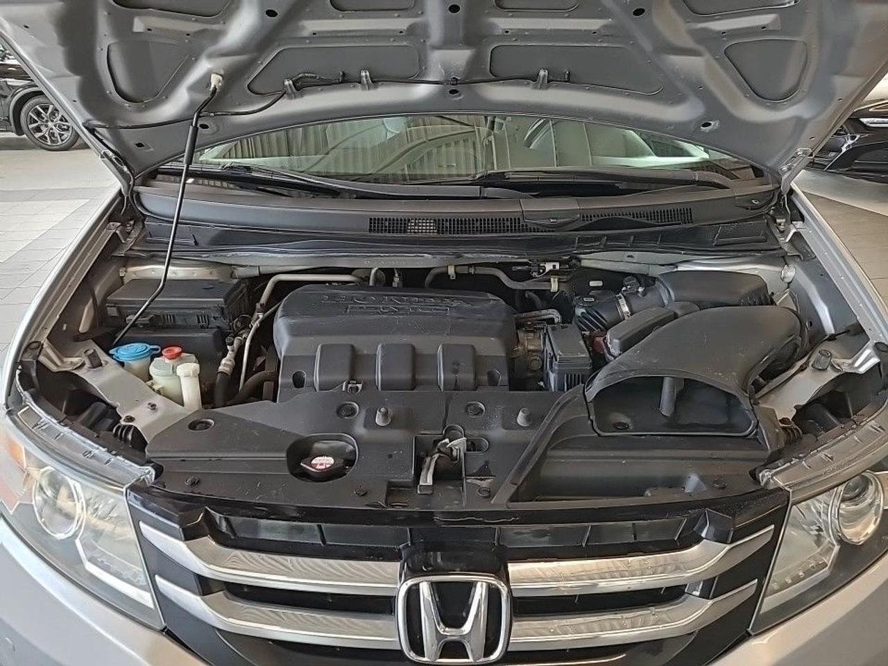 2015 Honda Odyssey Touring RES (AS-IS SALE U CERTIFY U SAVE) Photo