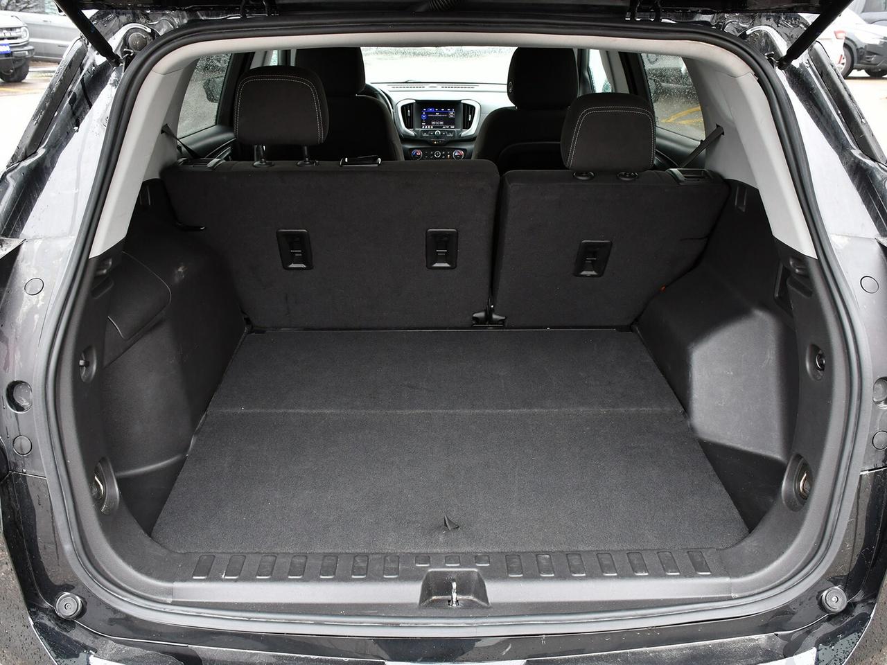 2023 GMC Terrain SLE AWD   FUEL EFFICIENT   GREAT VALUE Photo