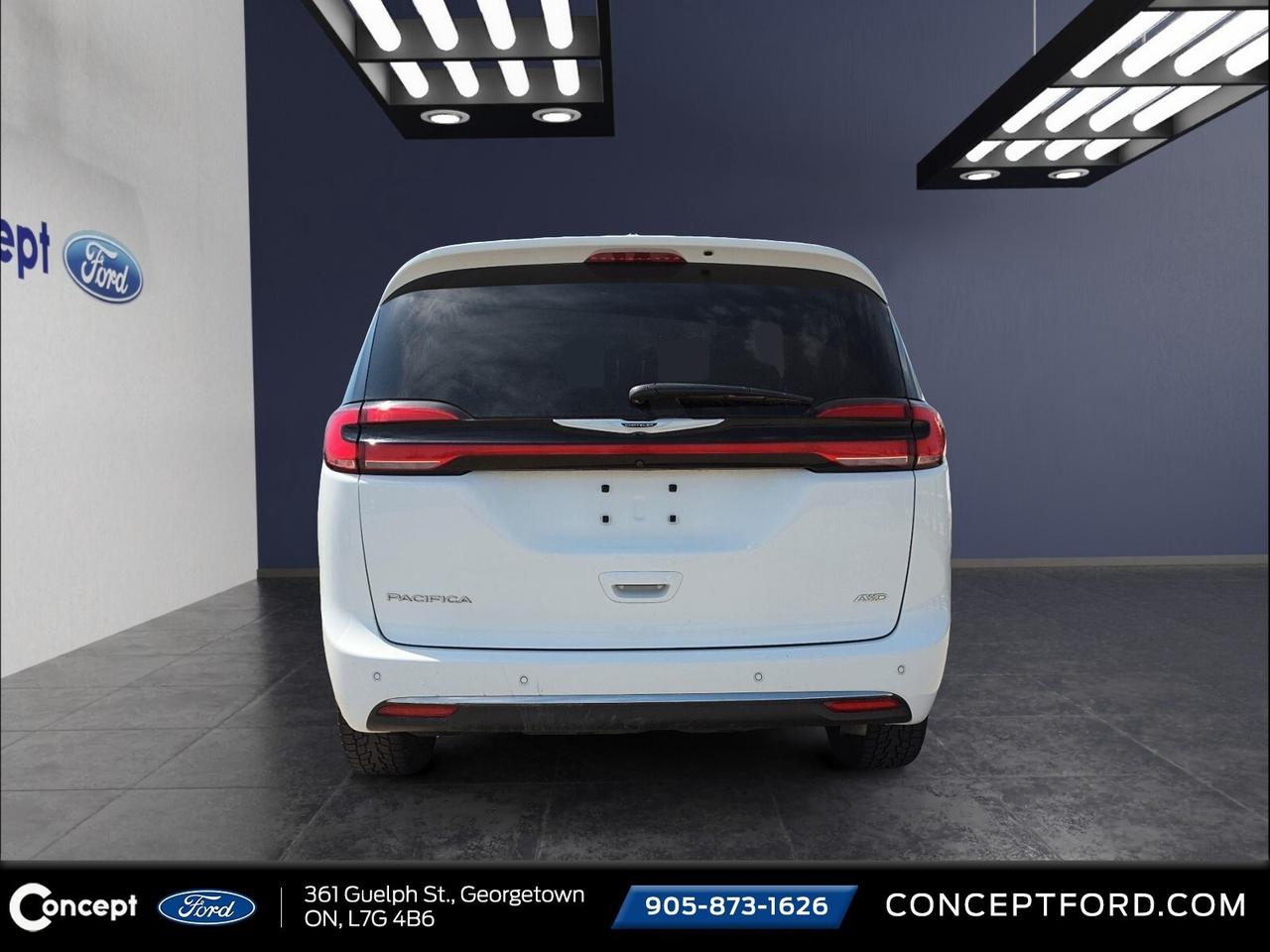 2023 Chrysler Pacifica Loaded   Leather   Power Doors Photo