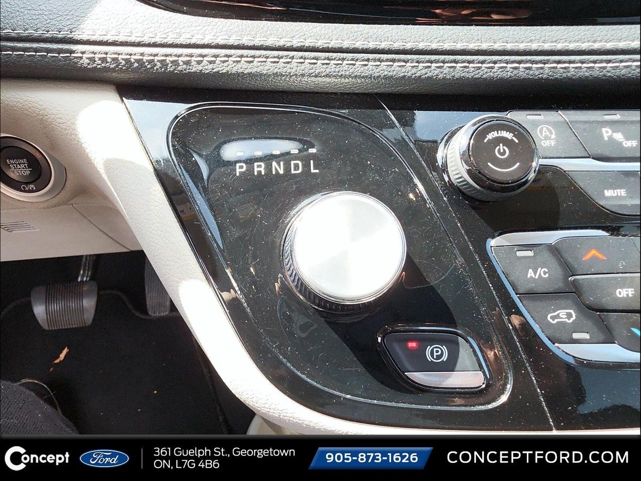 2023 Chrysler Pacifica Loaded   Leather   Power Doors Photo