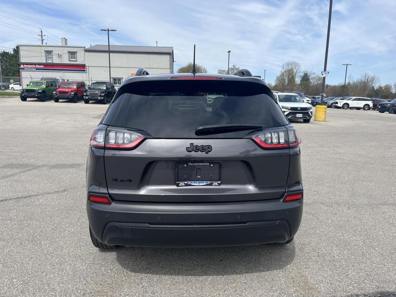 2023 Jeep Cherokee Altitude 4x4 Photo4