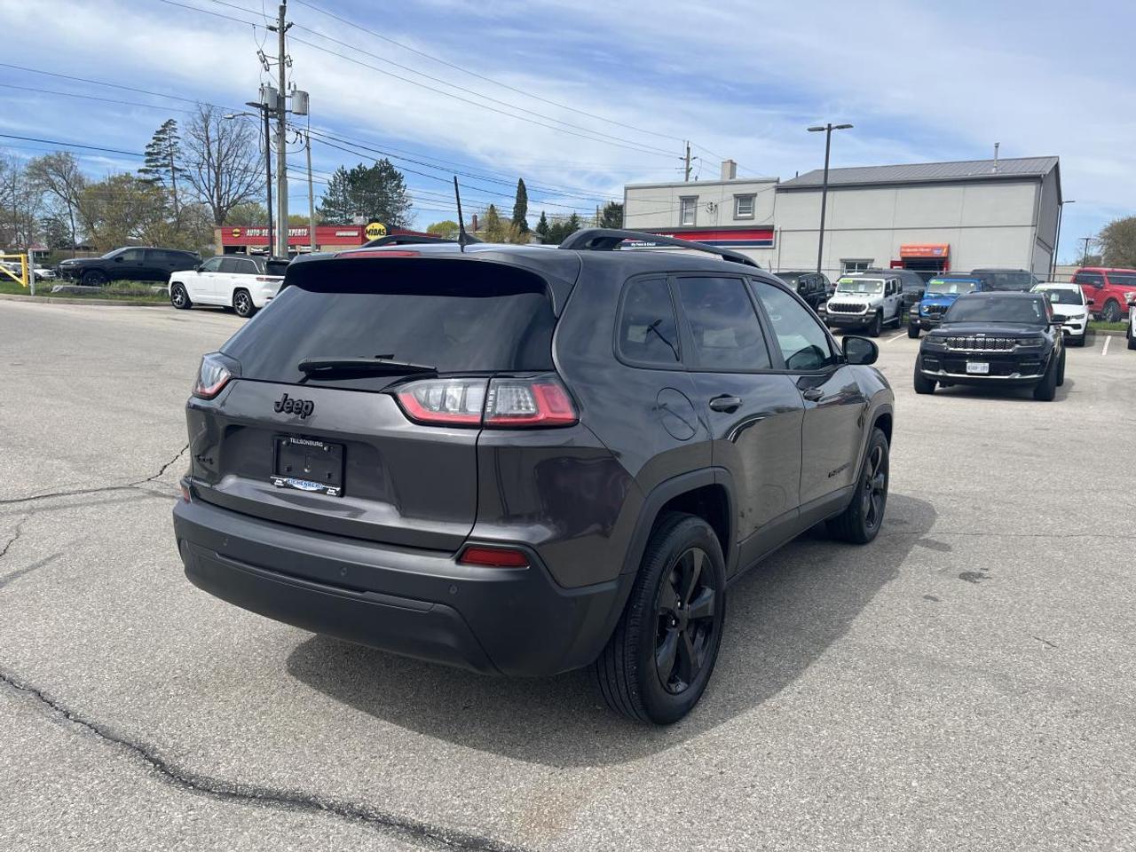 2023 Jeep Cherokee Altitude 4x4 Photo