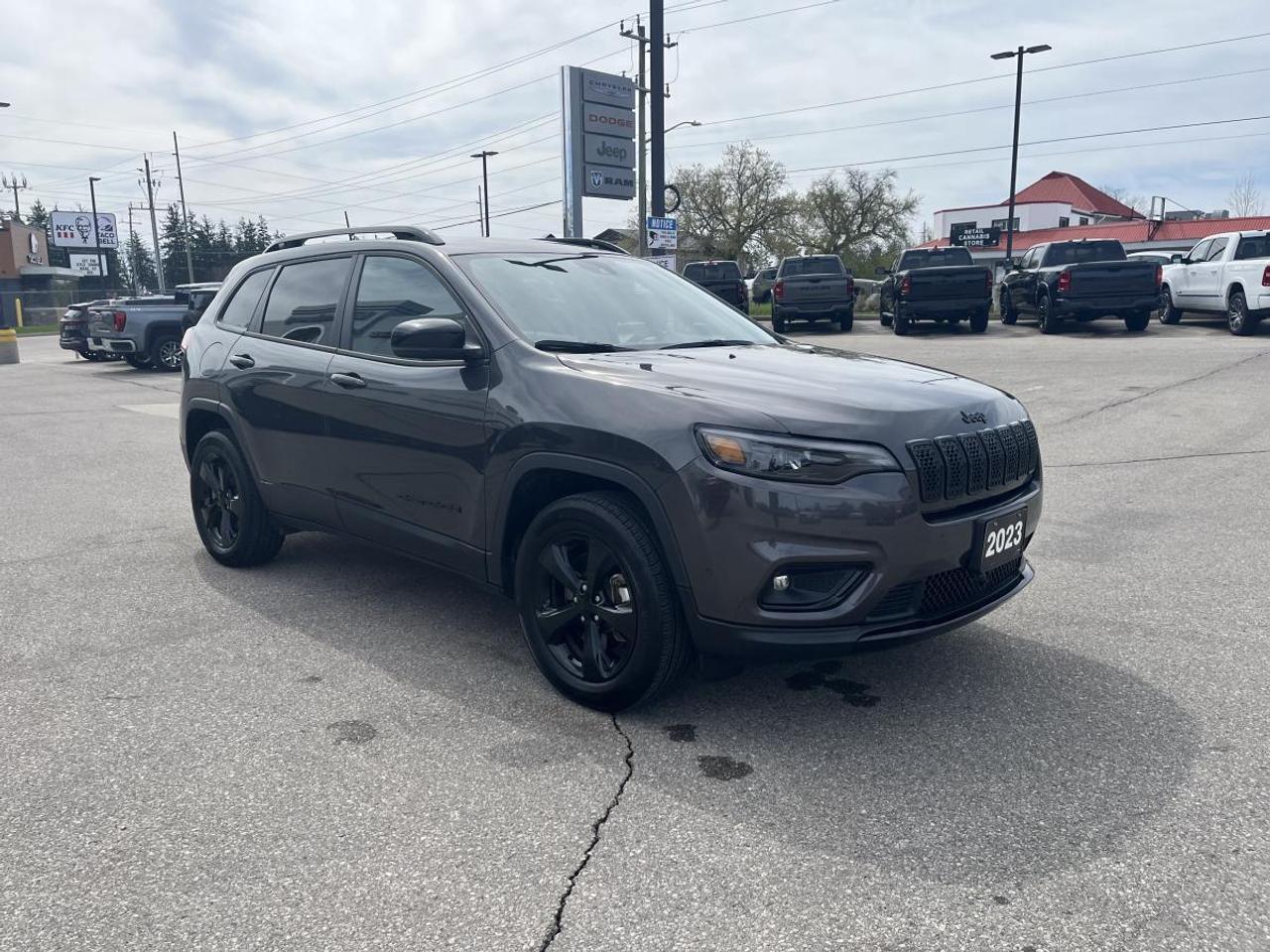 2023 Jeep Cherokee Altitude 4x4 Photo