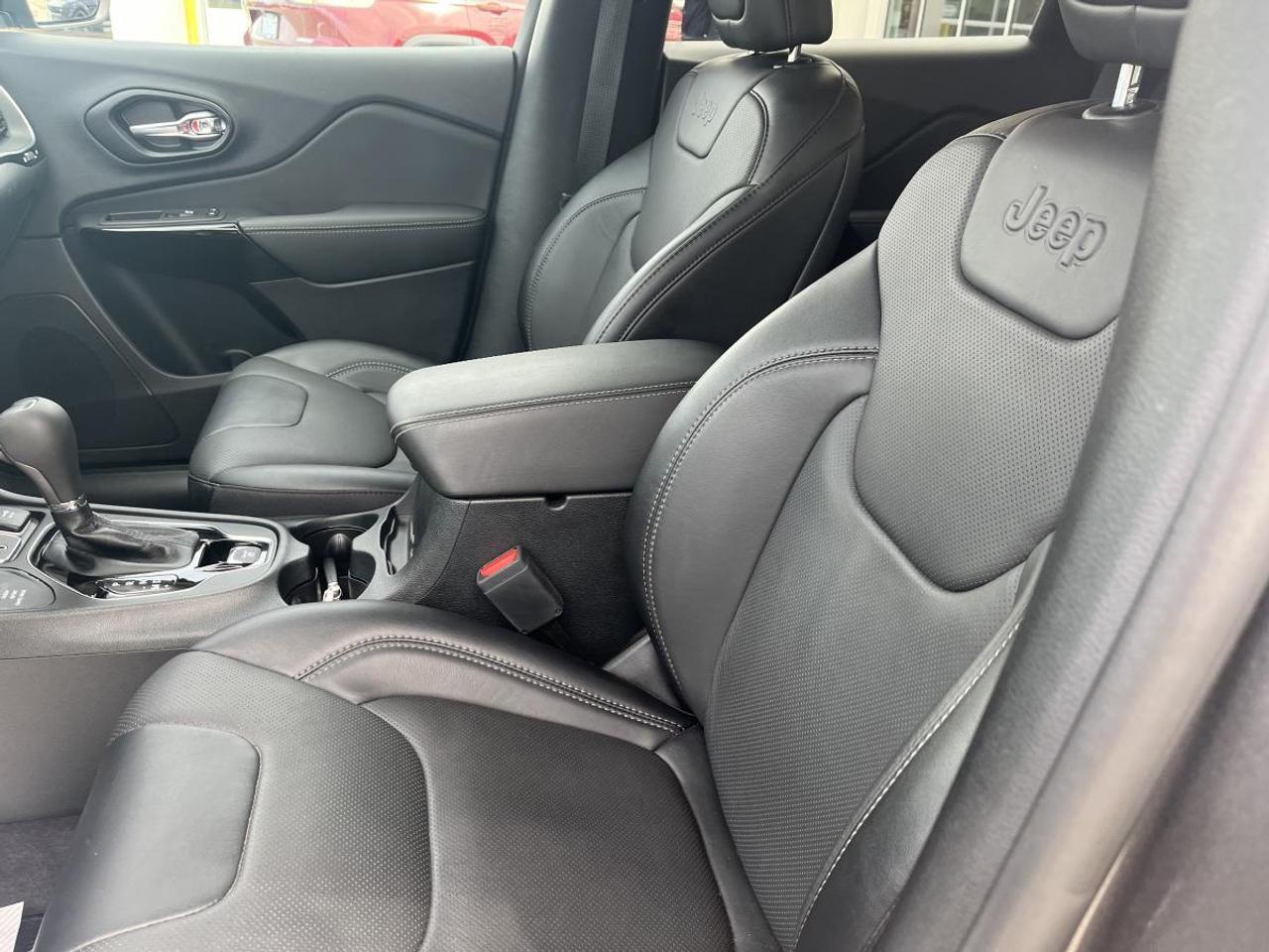 2023 Jeep Cherokee Altitude 4x4 Photo