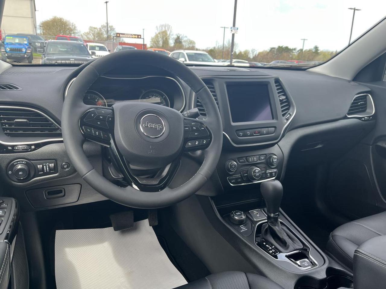 2023 Jeep Cherokee Altitude 4x4 Photo