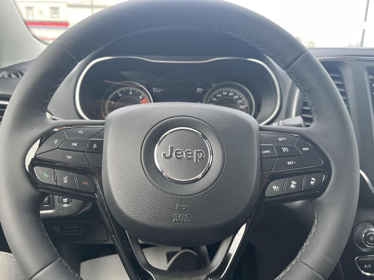 2023 Jeep Cherokee Altitude 4x4 Photo