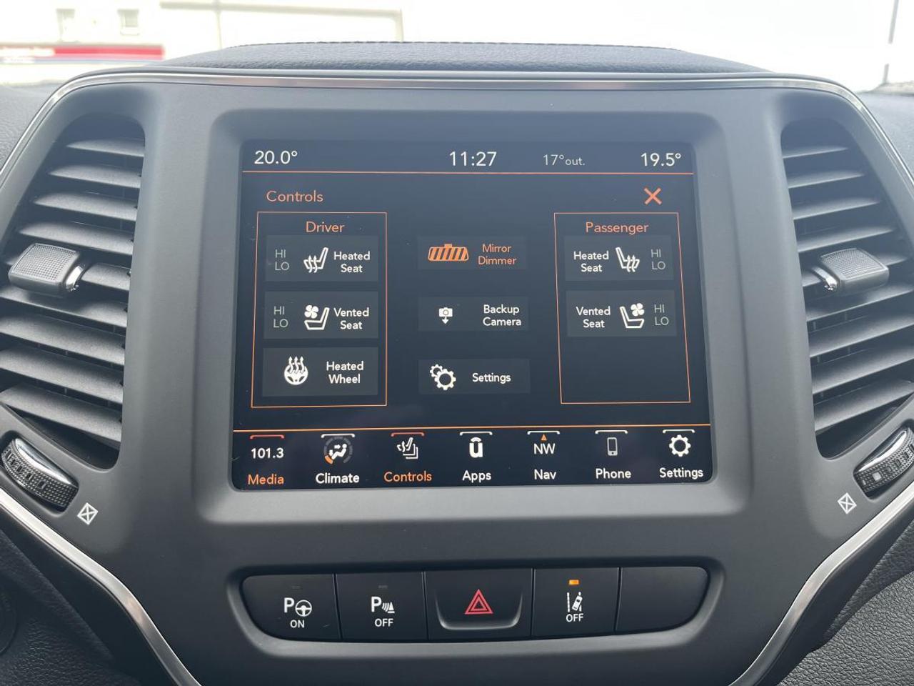2023 Jeep Cherokee Altitude 4x4 Photo