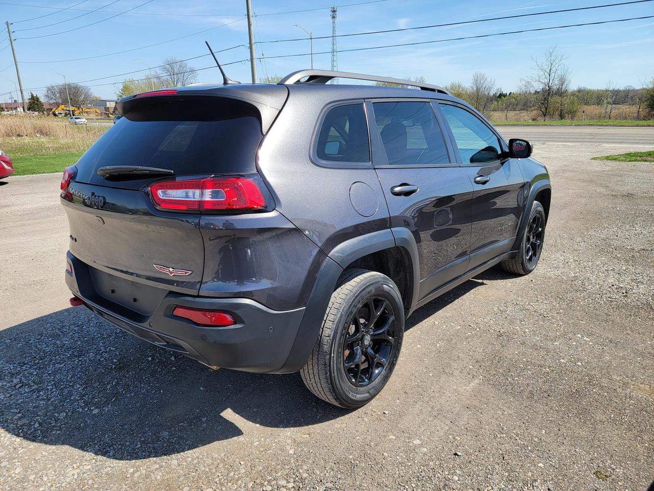 2015 Jeep Cherokee 4WD Trailhawk Photo2