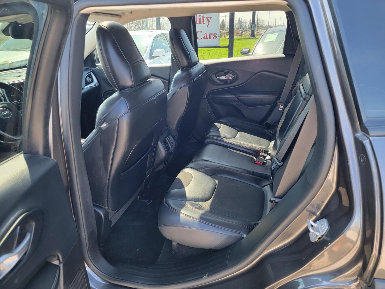 2015 Jeep Cherokee 4WD Trailhawk Photo