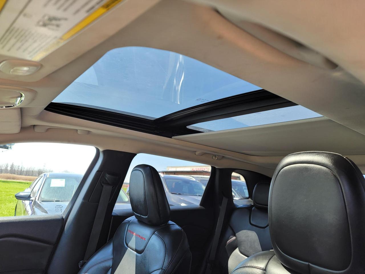 2015 Jeep Cherokee 4WD Trailhawk Photo