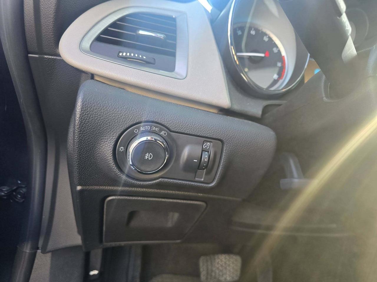 2016 Buick Verano 4dr Sdn Sport Touring Photo